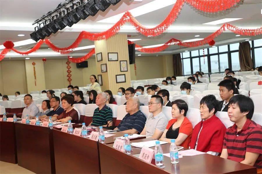 问答类网站-如何看待这位女生的身体成长?-提供精准回答